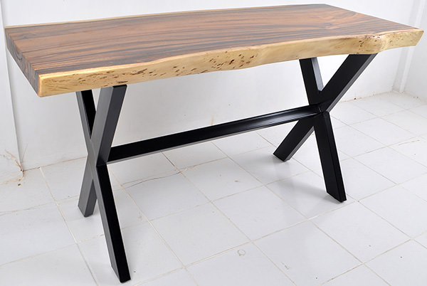 suar table with X-shaped legs