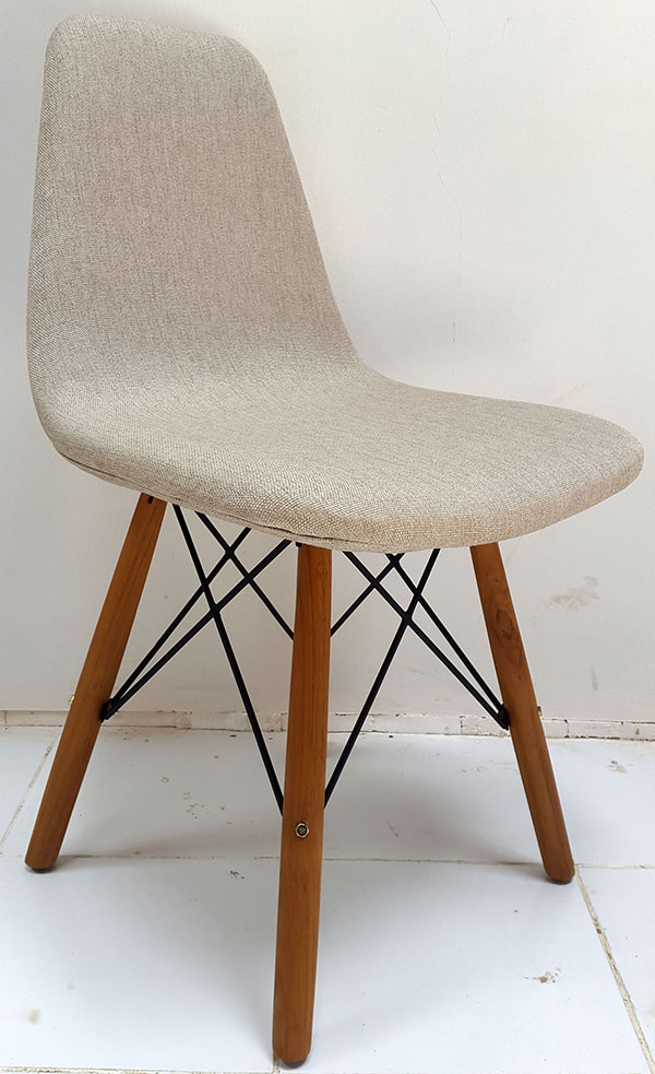 scandinavian dining chair with wooden and iron legs