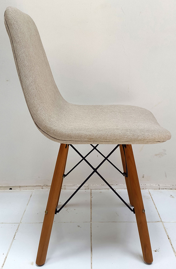 scandinavian dining chair with wooden and iron legs and without arms