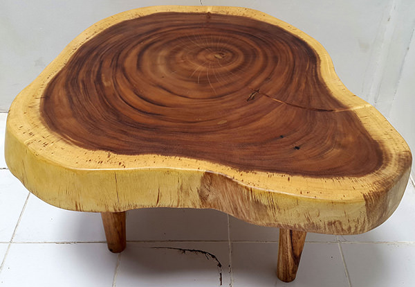 suar table with natural shape