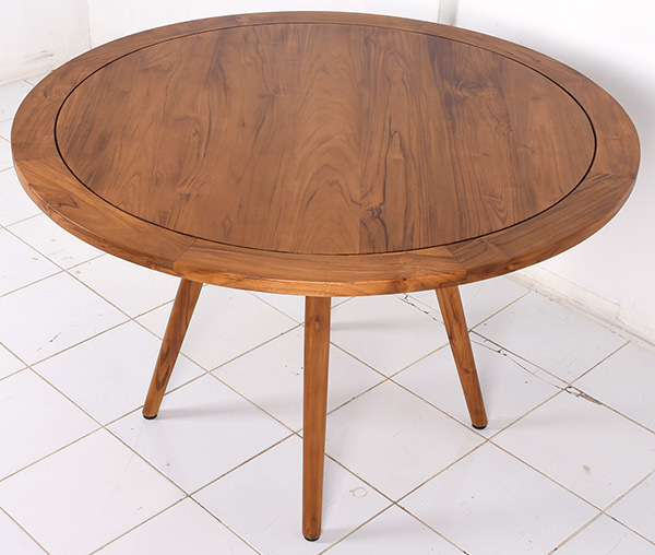 Scandinavian round table