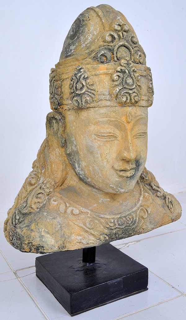 krishna stone head