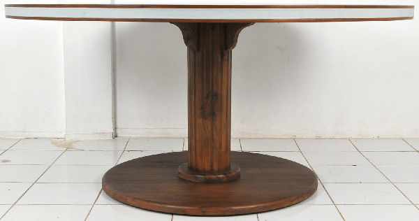 large round table with central leg
