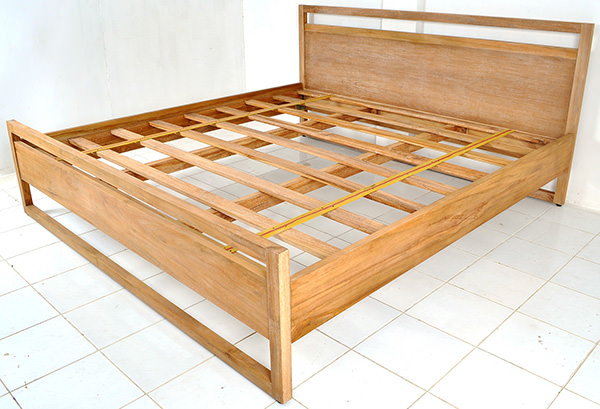 teak bed