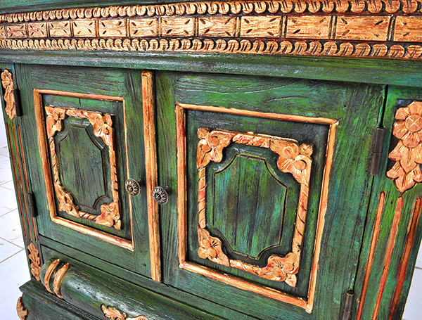 green and gold wood paint