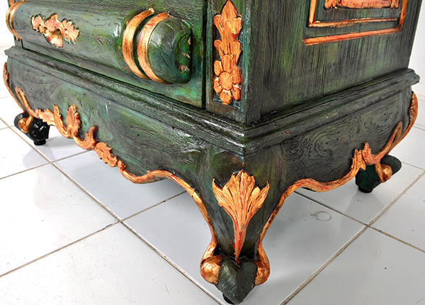 green and gold wood antique paint