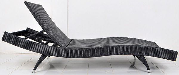 black wavy sun lounger