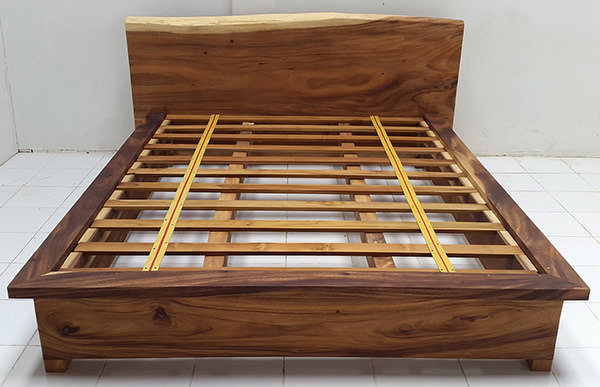 suar wood bed frame