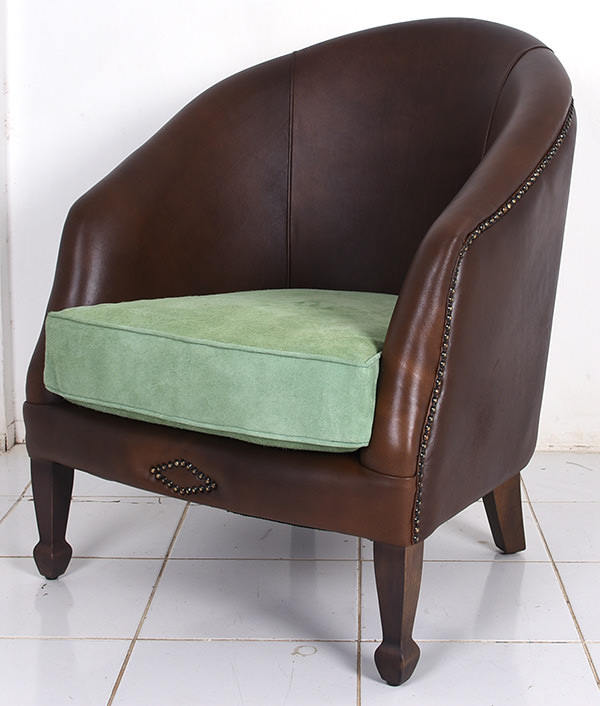 chesterfield tub leather chair