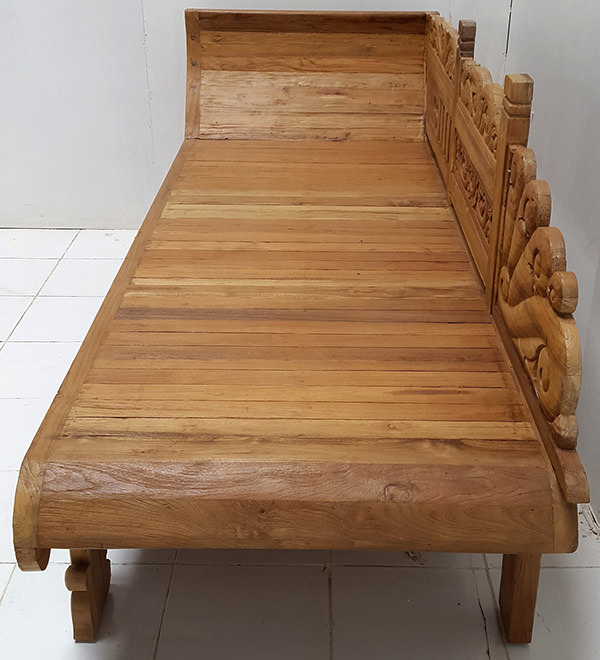 handicraft lounge bed with handmade carvings