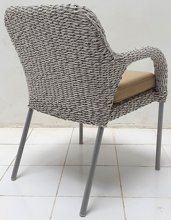 synthetic rattan armchair with square cushion seat