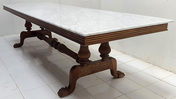 teak dining table