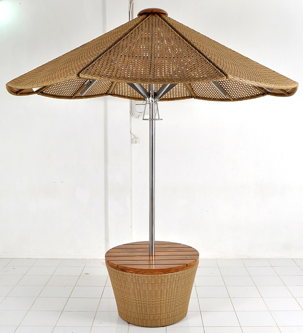 outdoor furniture umbrella