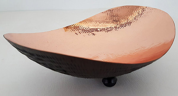 shinny copper plate with black oxydation and hammered by hand