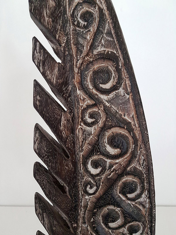 papuan standing wooden deco