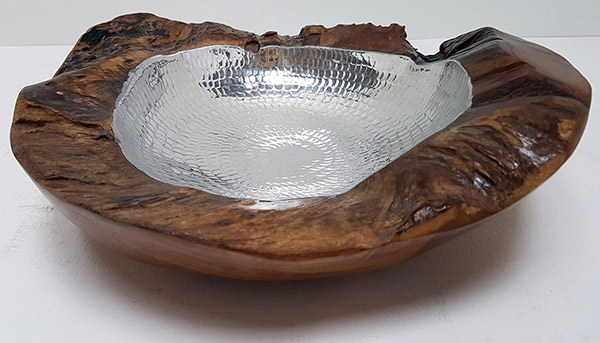 teak plate with an aluminium insert