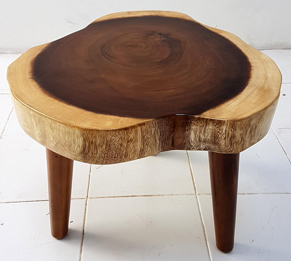 suar coffee table with 3 legs
