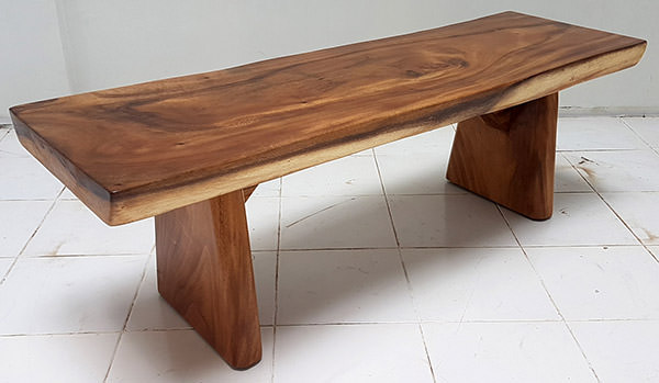 suar table with natural finishing