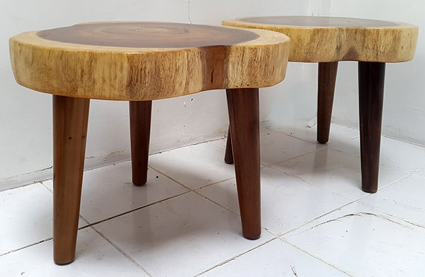 set of 2 suar 3-legs coffee tables with natural edges