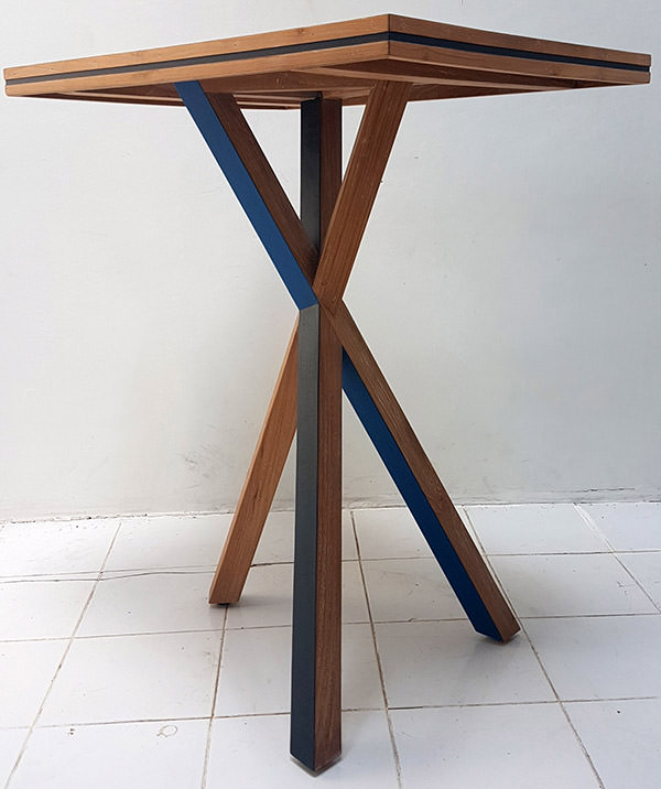 teak round table