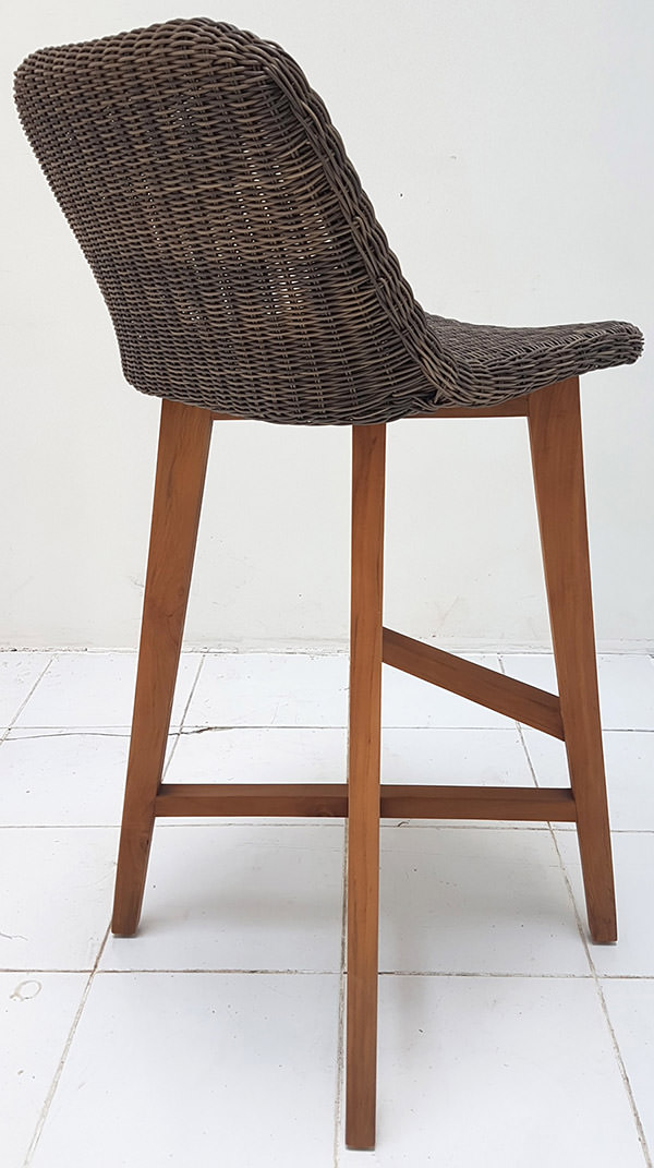 scandinavian bar chair with wicker seat and wooden legs