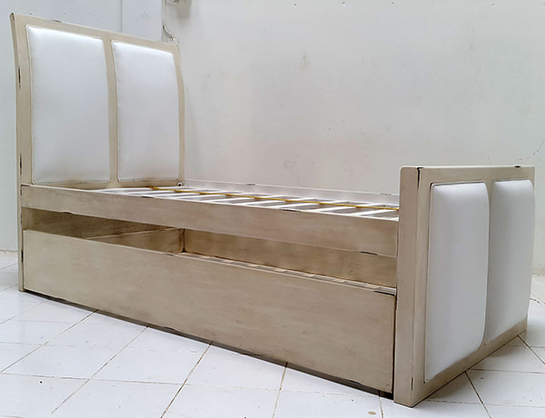 white distressed mahogany single bed