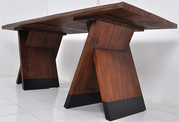 communal teak table