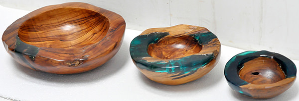 wooden and colored resin fruit bowls set