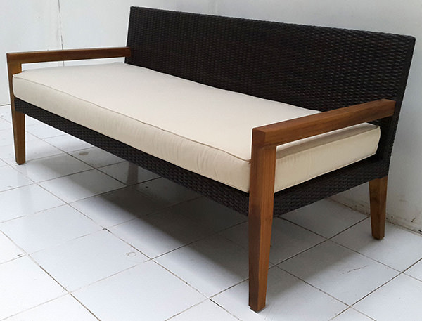 wicker bench with white mattress