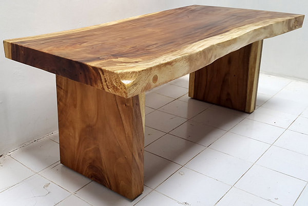 suar dining table