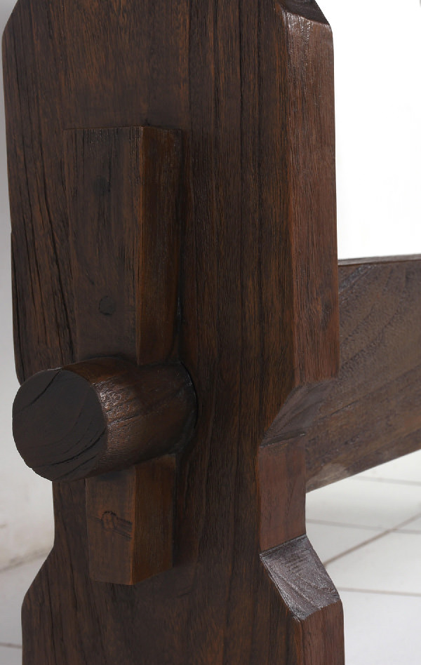 farmhouse table detail