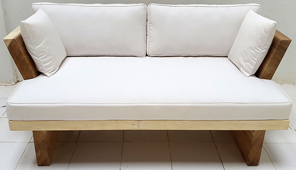 suar sofa