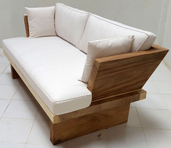 suar sofa