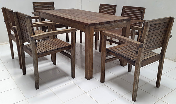 outdoor dining set