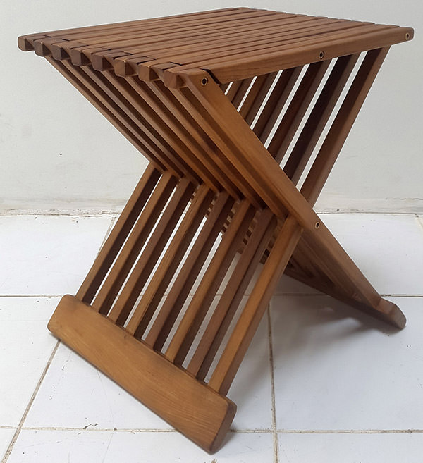 foldable outdoor stool with X-shaped legs