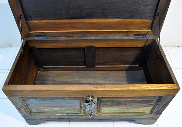 boat wood trunk