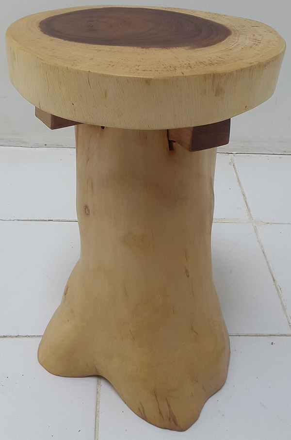 suar table leg detail