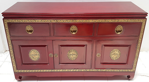 gold and red asian console table with carved ornements