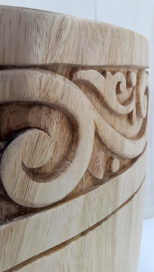 carved suar