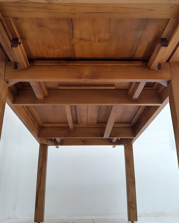 teak under table construction