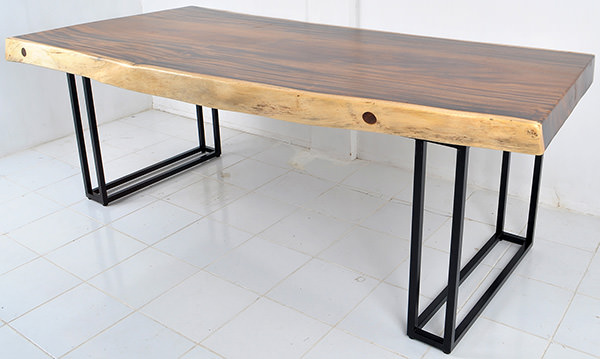 suar table with iron legs