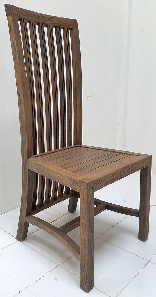 teak dining chair with reclaimed finishing