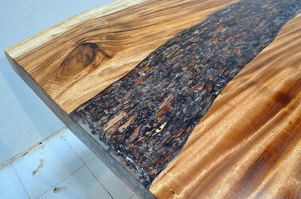 suar dining table with resin