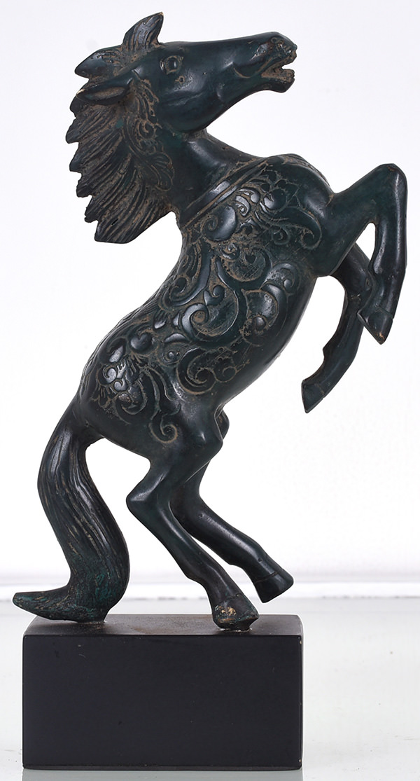 bronze horse figuine