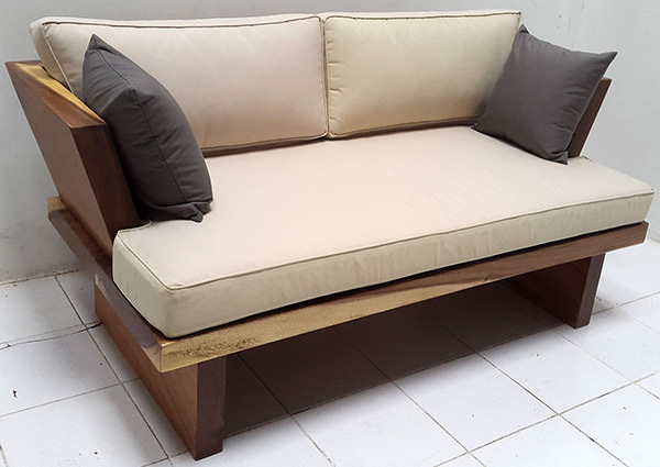 suar sofa