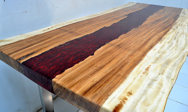 suar wood and red resin