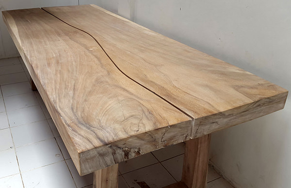 suar wood cracked dining table with wooden legs