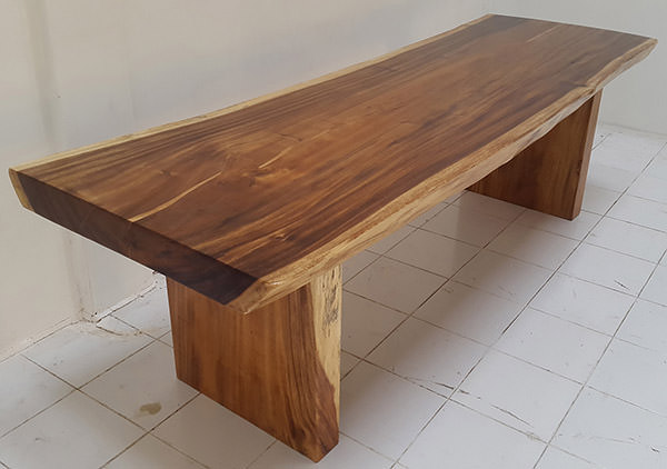 suar dining table with natural coating