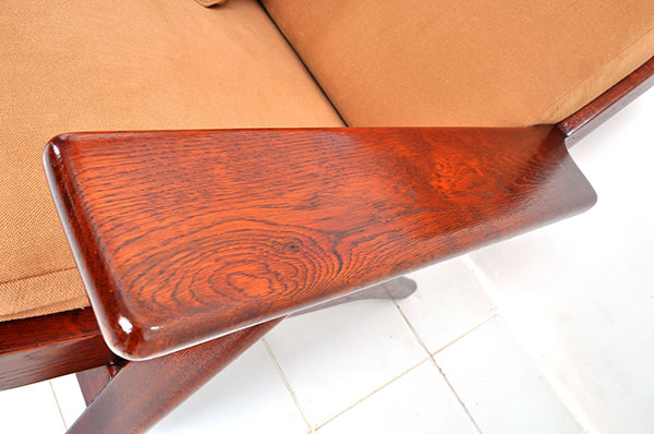 mango wood grain armrest